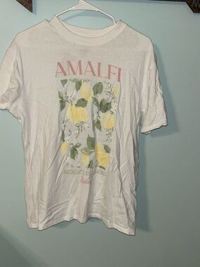 Abercrombie & Fitch White Tee with Yellow Lemon Graphic